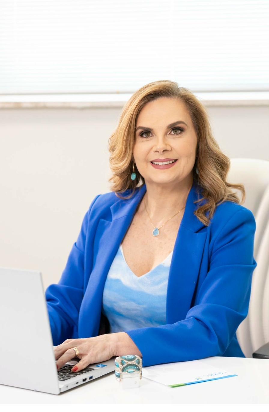 Dra. Anna Karina Medeiros
