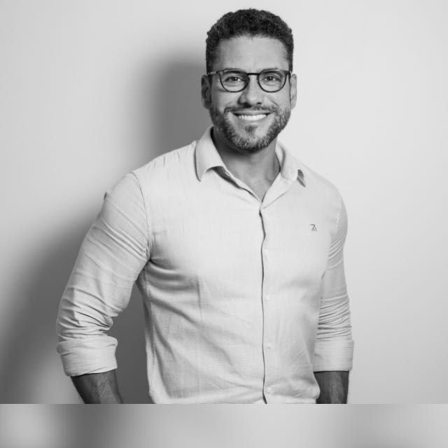 Dr. Romualdo Correia